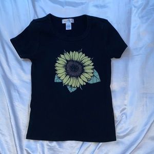 Black tight fitting short sleeve with sunflower, size S in kids from Tilly’s